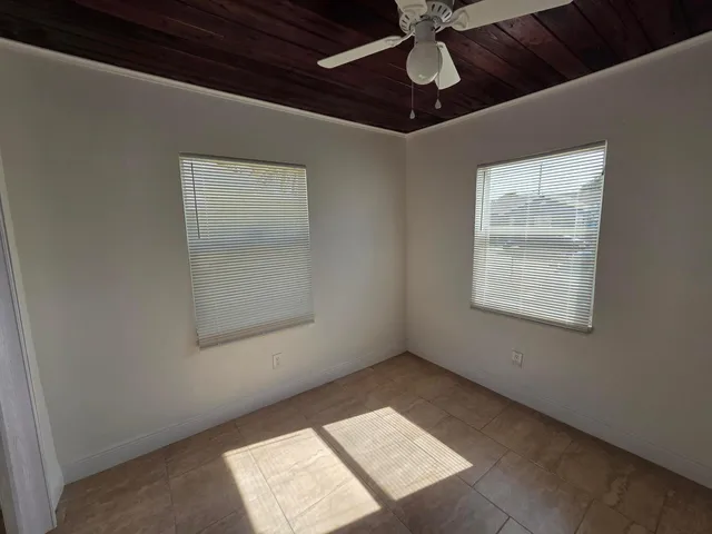  Residence photo 23