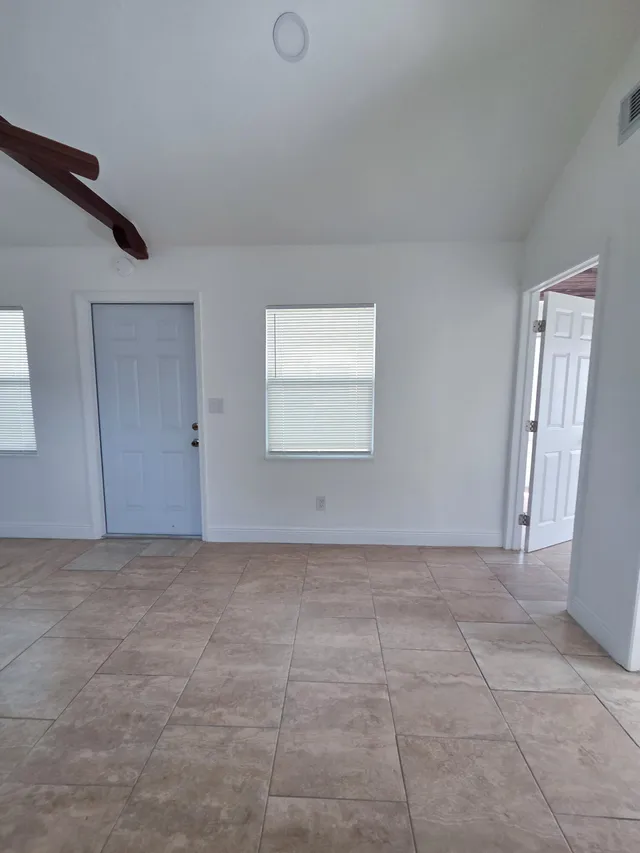  Residence photo 36