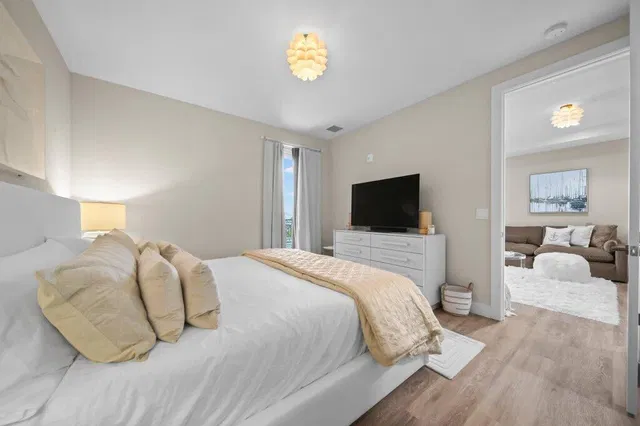 Unit 205 photo 17