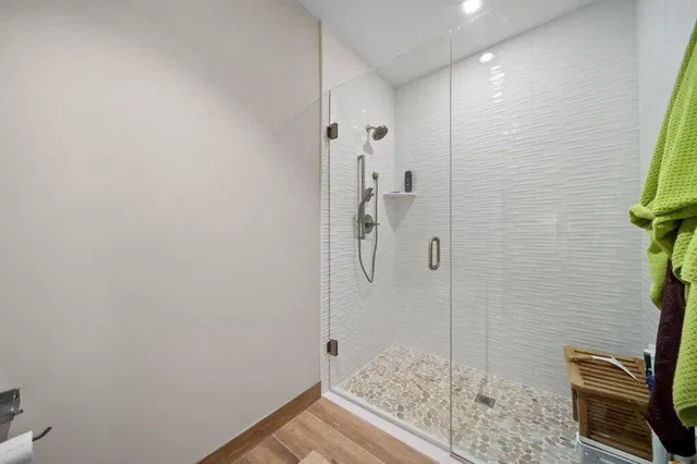 Unit 205 photo 21