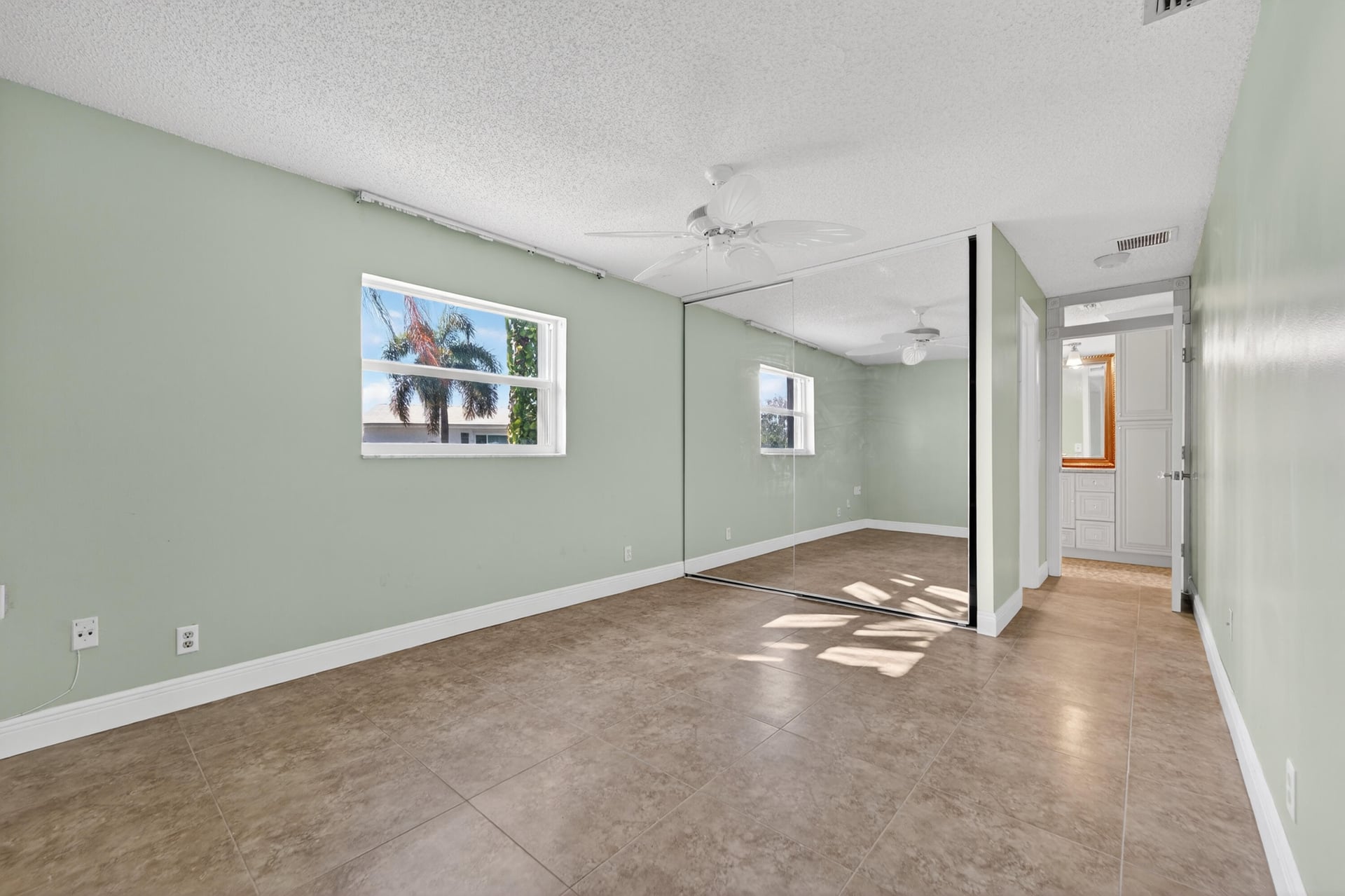 Residence photo 23