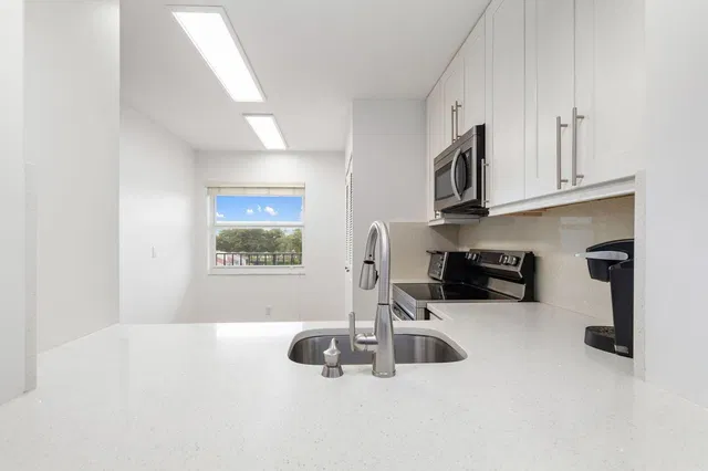 Unit 4080 photo 3