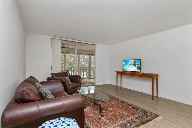 Unit 4080 photo 8