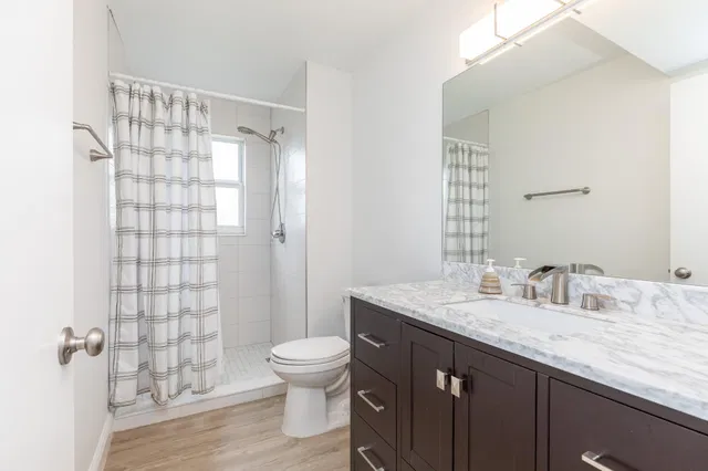 Unit 4080 photo 20