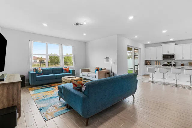 Residence photo 2