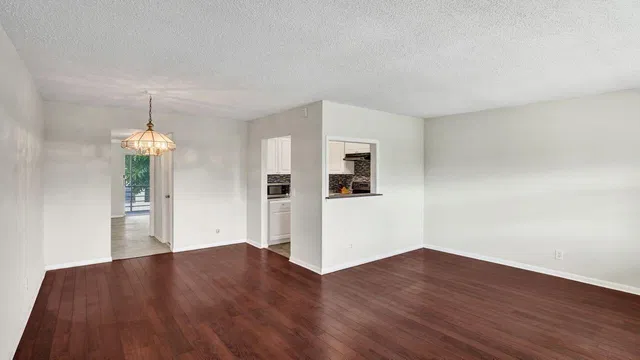 Residence photo 2