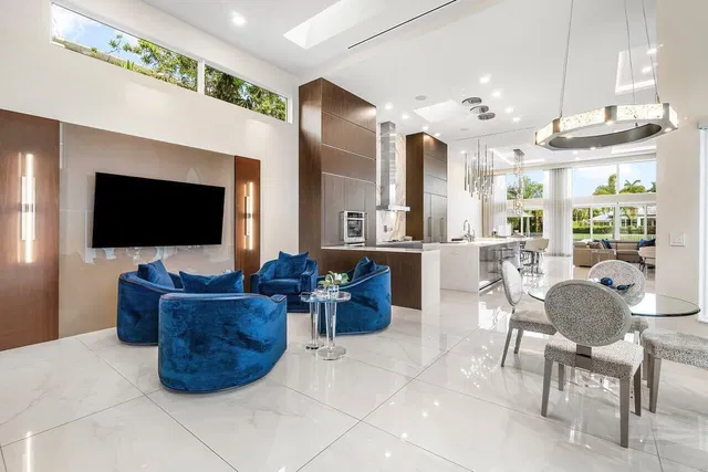 Woodfield Country Club Residence photo 4