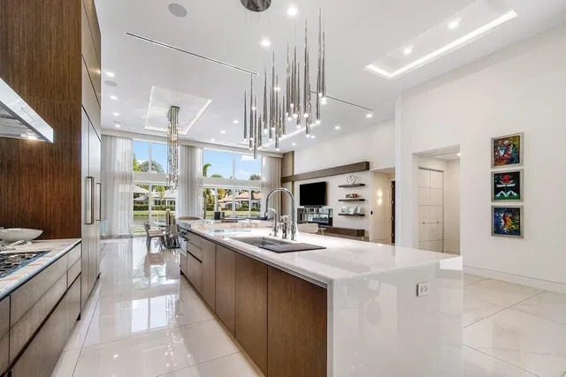 Woodfield Country Club Residence photo 6
