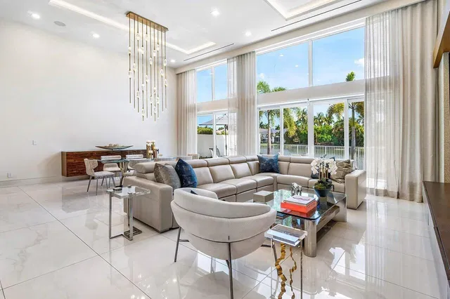 Woodfield Country Club Residence photo 8