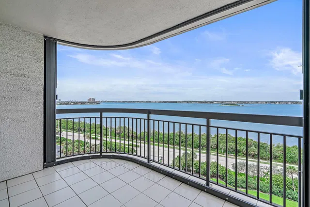 Eastpointe Singer Island Unit 10j photo 19