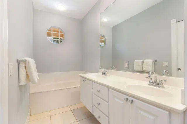 Charleston Court at Abacoa Residence photo 9