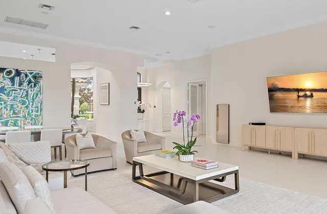  Residence photo 9