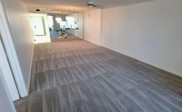 Unit 413 photo 5