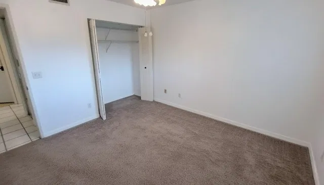 Unit 413 photo 9