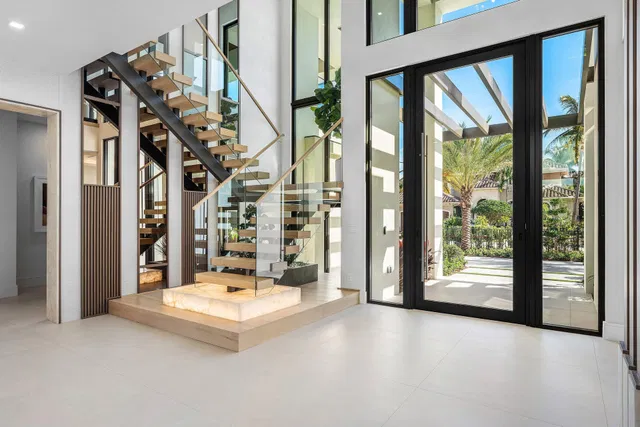 Royal Palm Yacht and Country Club Residence photo 8