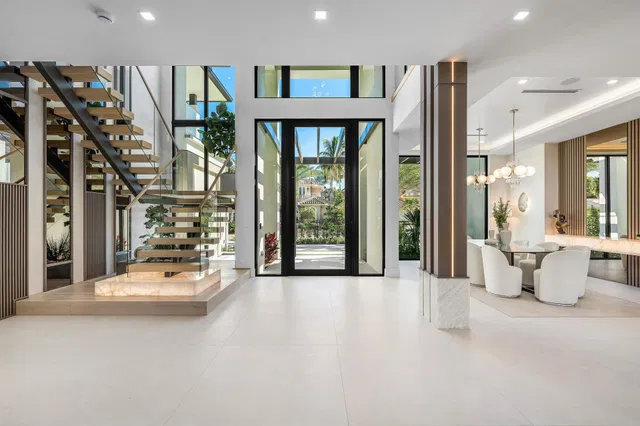 Royal Palm Yacht and Country Club Residence photo 9