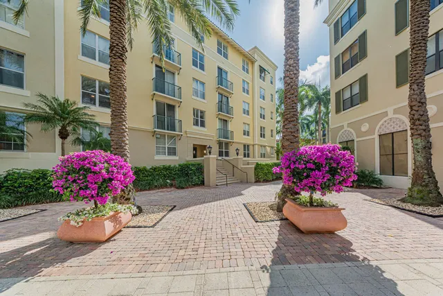 Courtyards in Cityplace Unit 102 photo 2