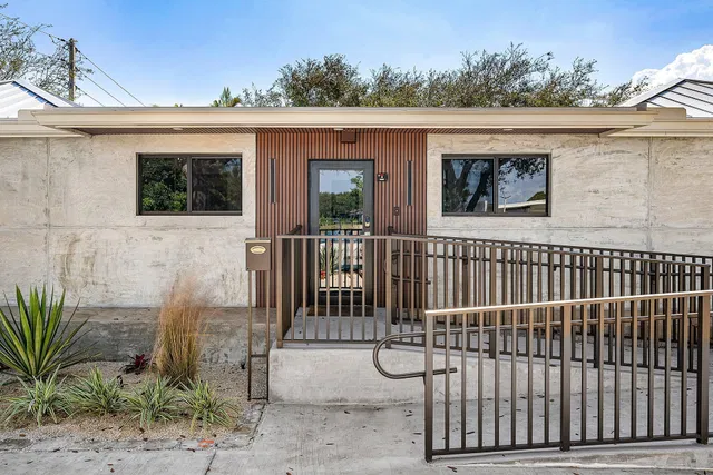 Residence photo 2