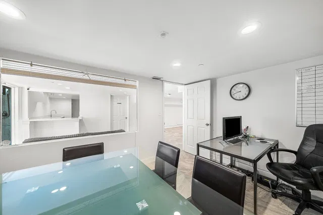 Residence photo 30