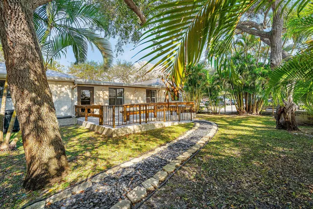 Residence photo 32