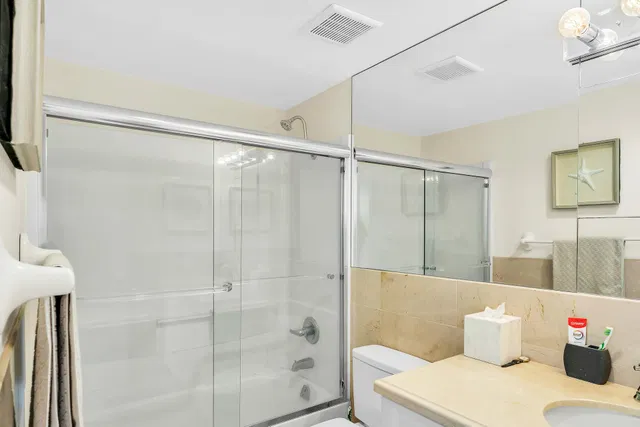  Unit 402 photo 33