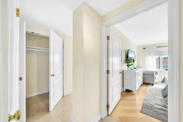  Unit 402 photo 35