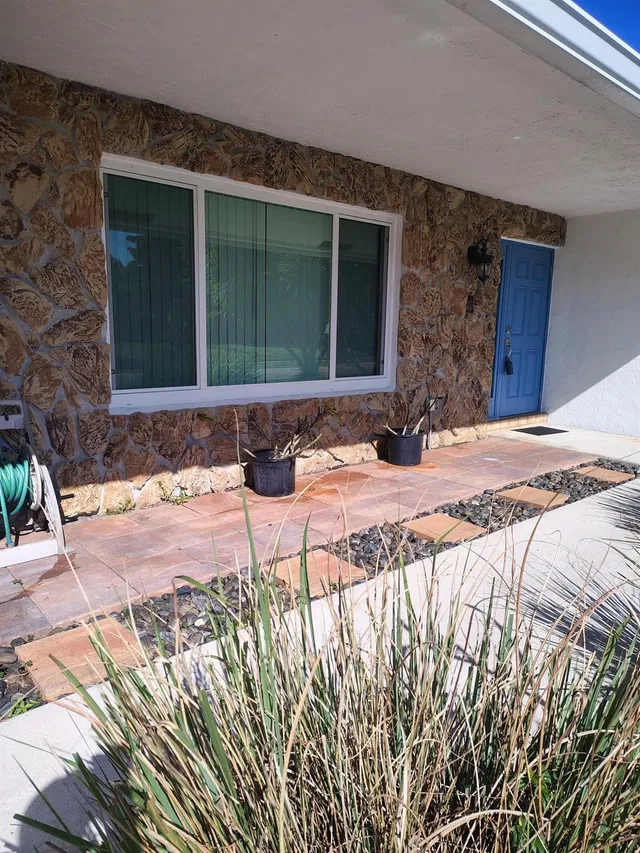 Residence photo 3