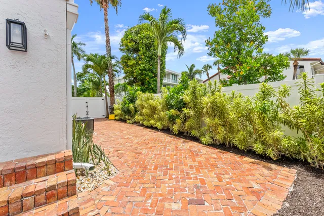Palm Trail Delray Beach Residence photo 47