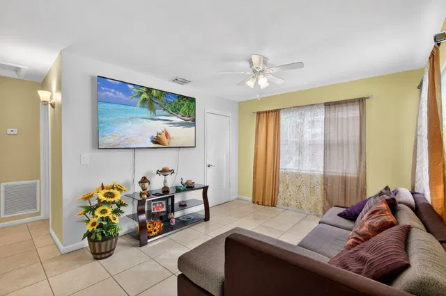 West Palm Beach Residence photo 4