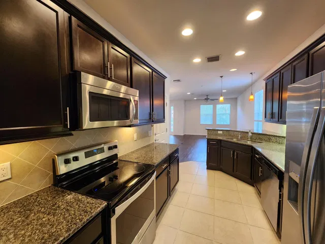 Mallory Creek Abacoa Residence photo 8