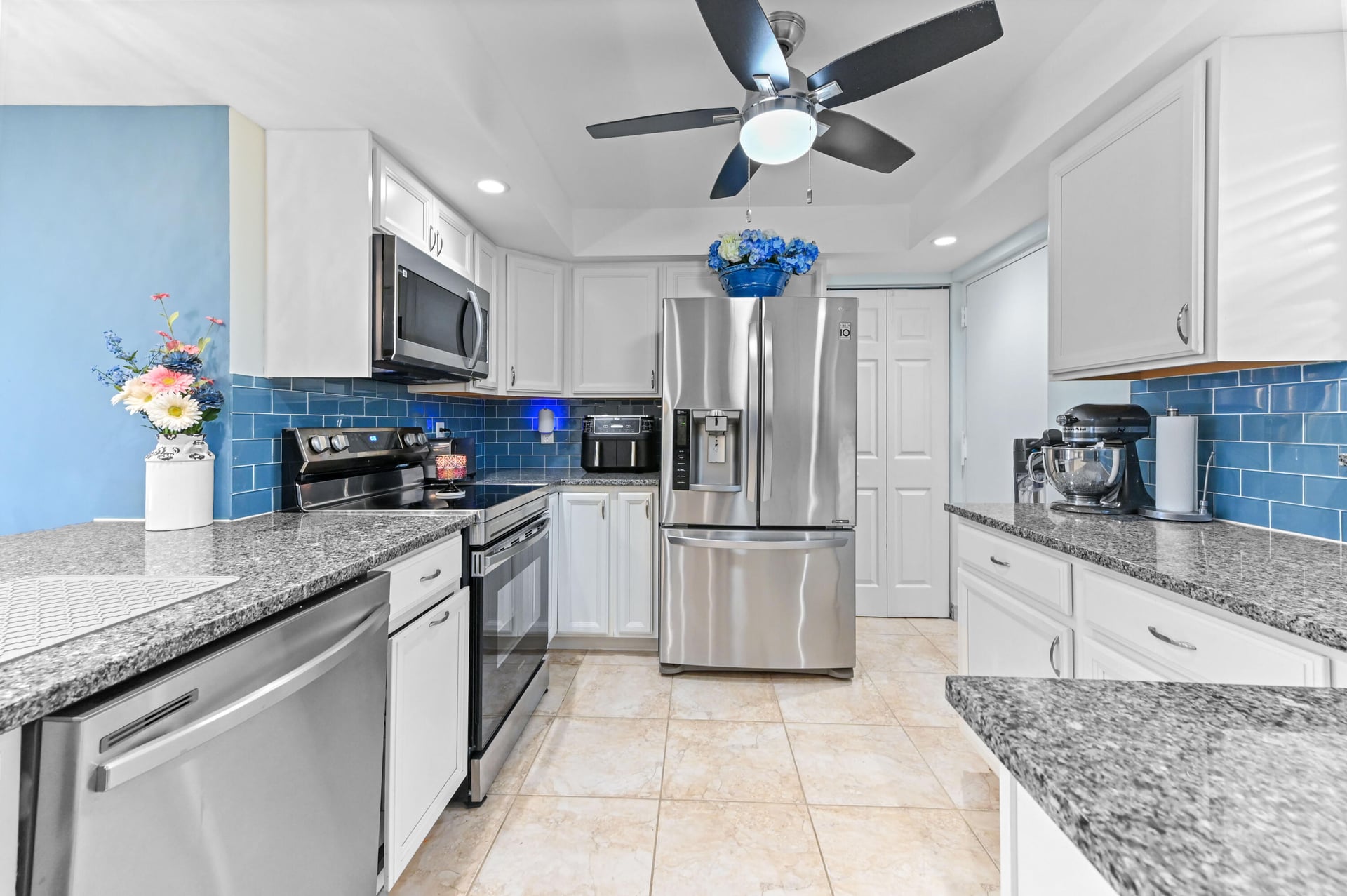 Unit 207 photo 6