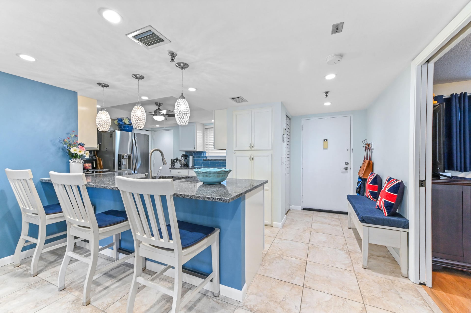 Unit 207 photo 11