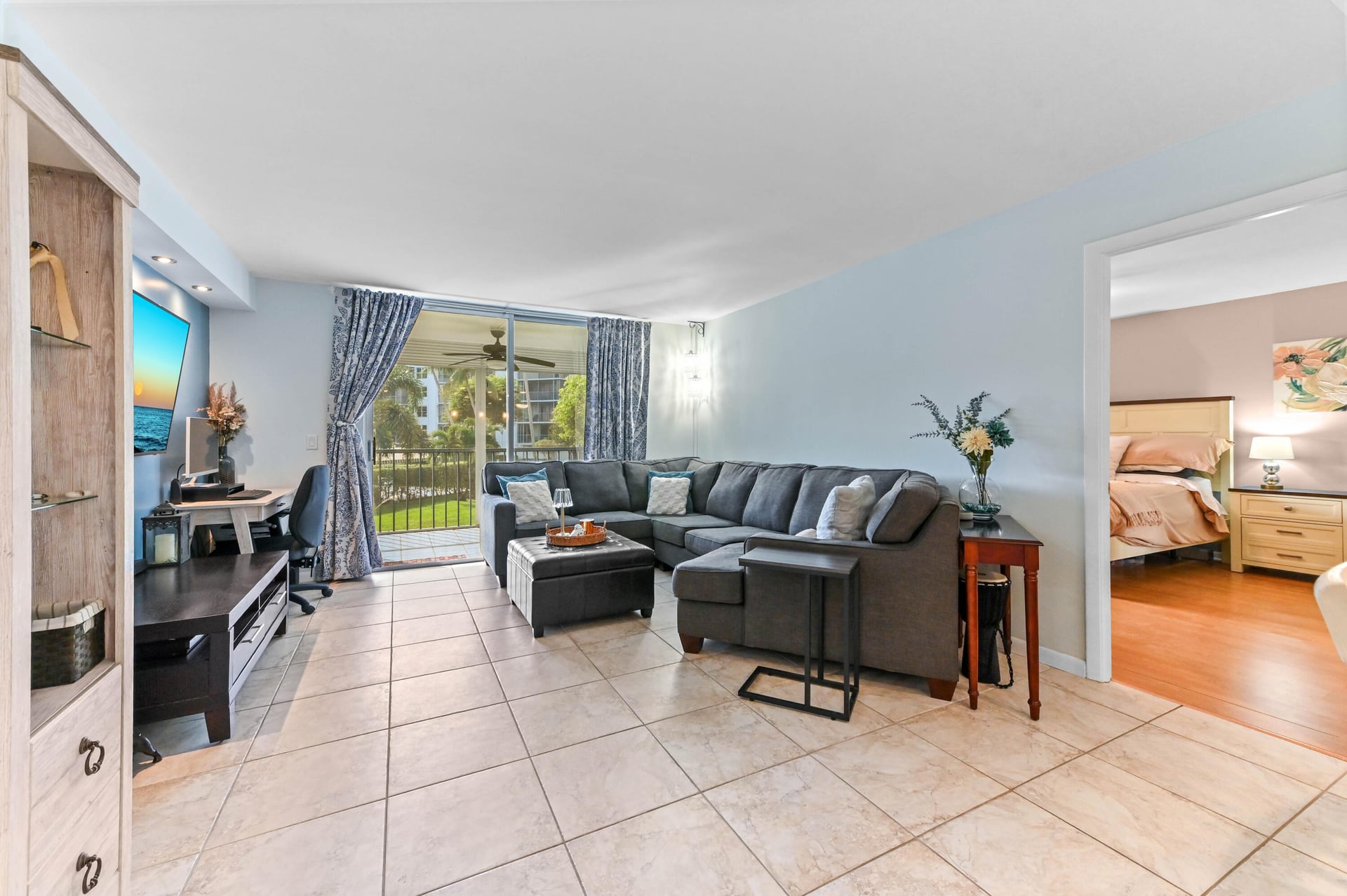 Unit 207 photo 15