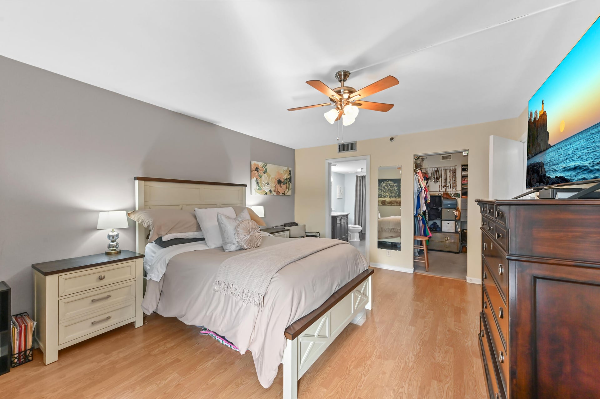 Unit 207 photo 20