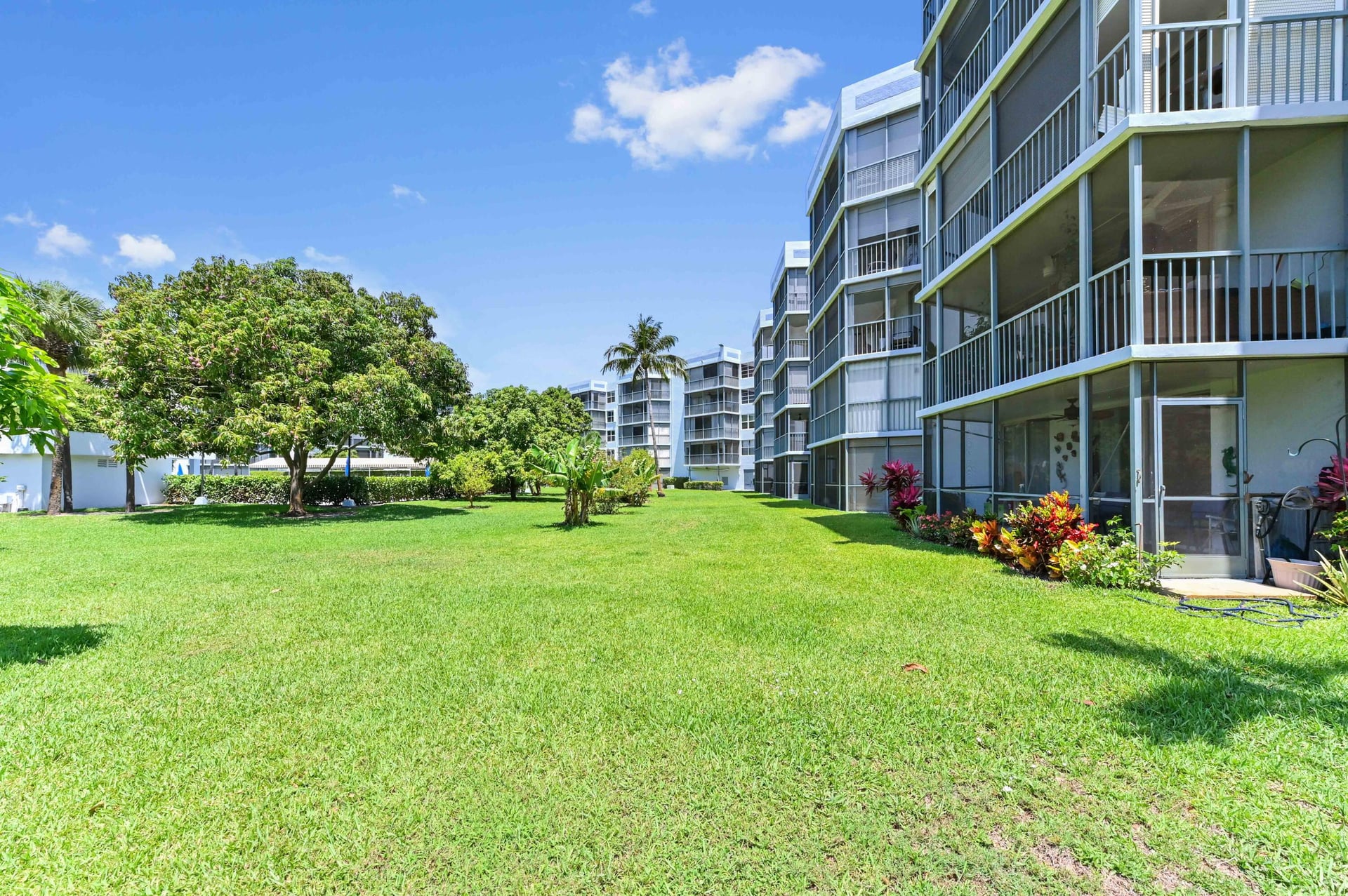 Unit 207 photo 38