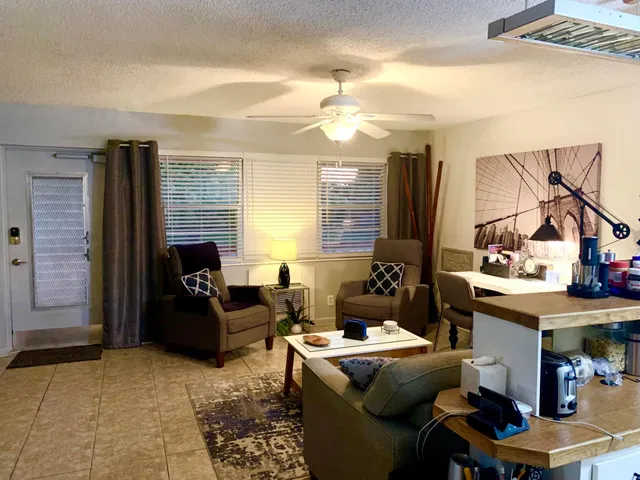  Residence photo 8