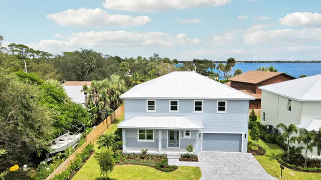 Residence photo 2