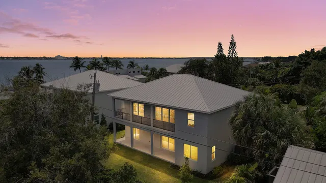 Residence photo 12