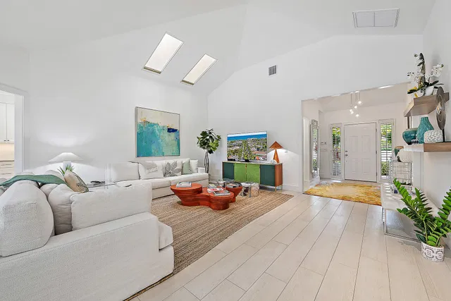 Admirals Cove Residence photo 8
