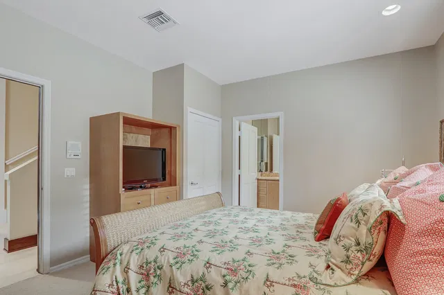 Frenchman's Creek Residence photo 37