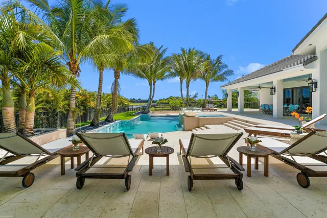 Palm Beach Point Residence photo 27
