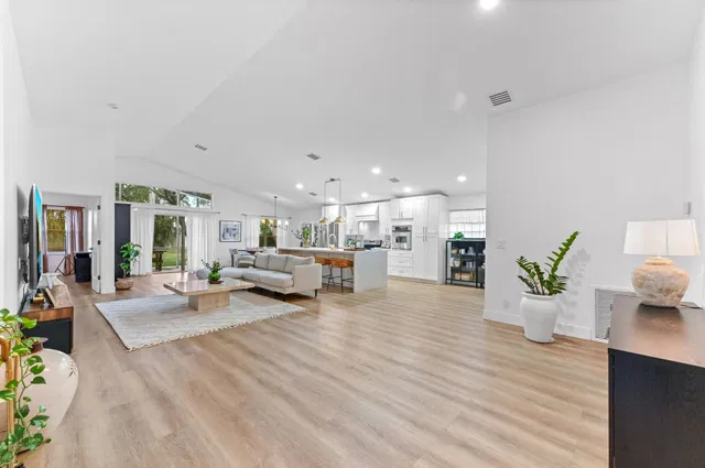 Residence photo 11