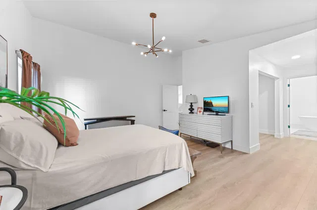 Residence photo 20