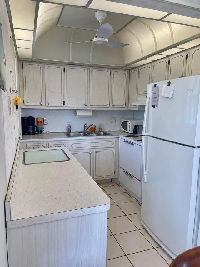 Unit 205 photo 9