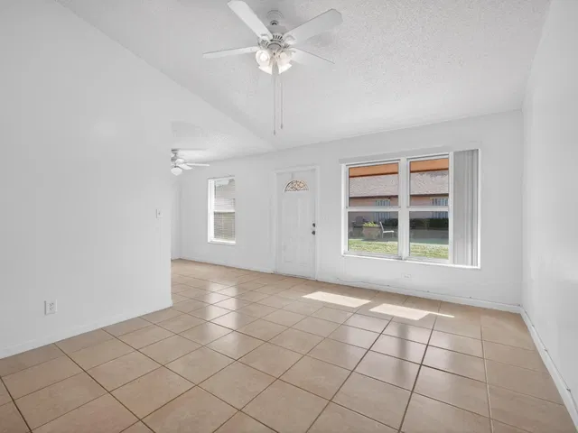 Residence photo 8
