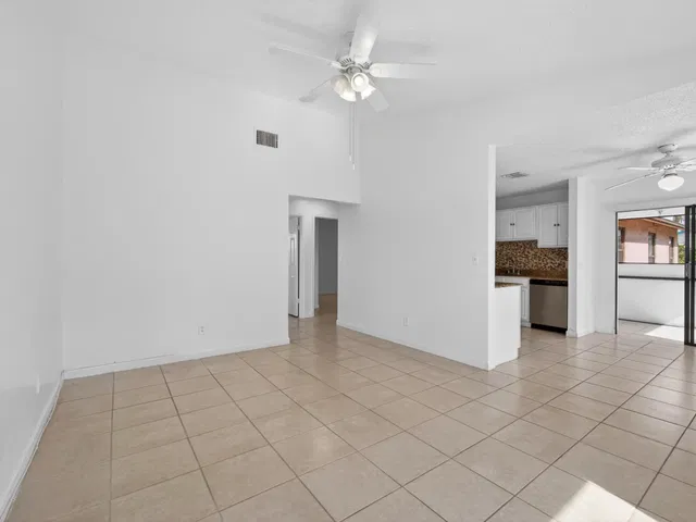 Residence photo 9