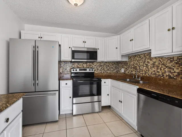 Residence photo 14