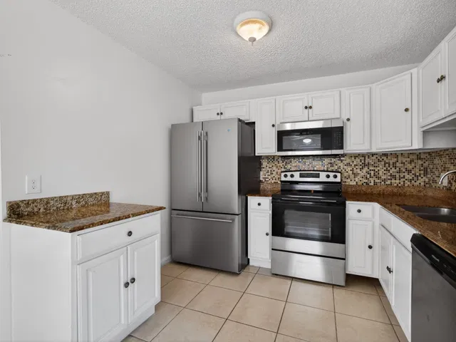 Residence photo 15