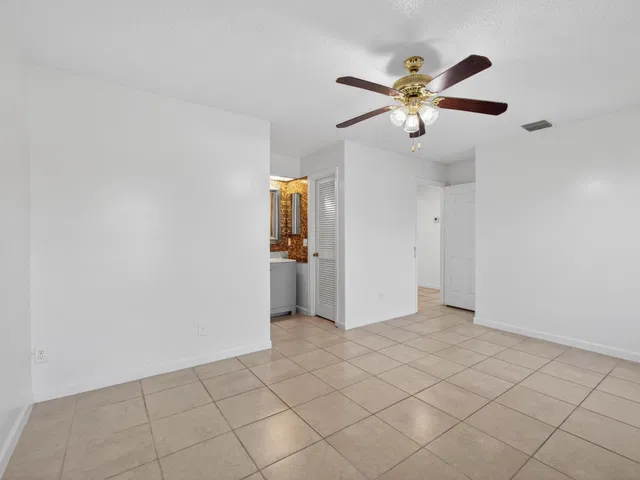 Residence photo 23