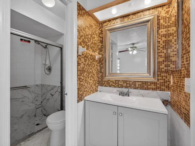 Residence photo 24